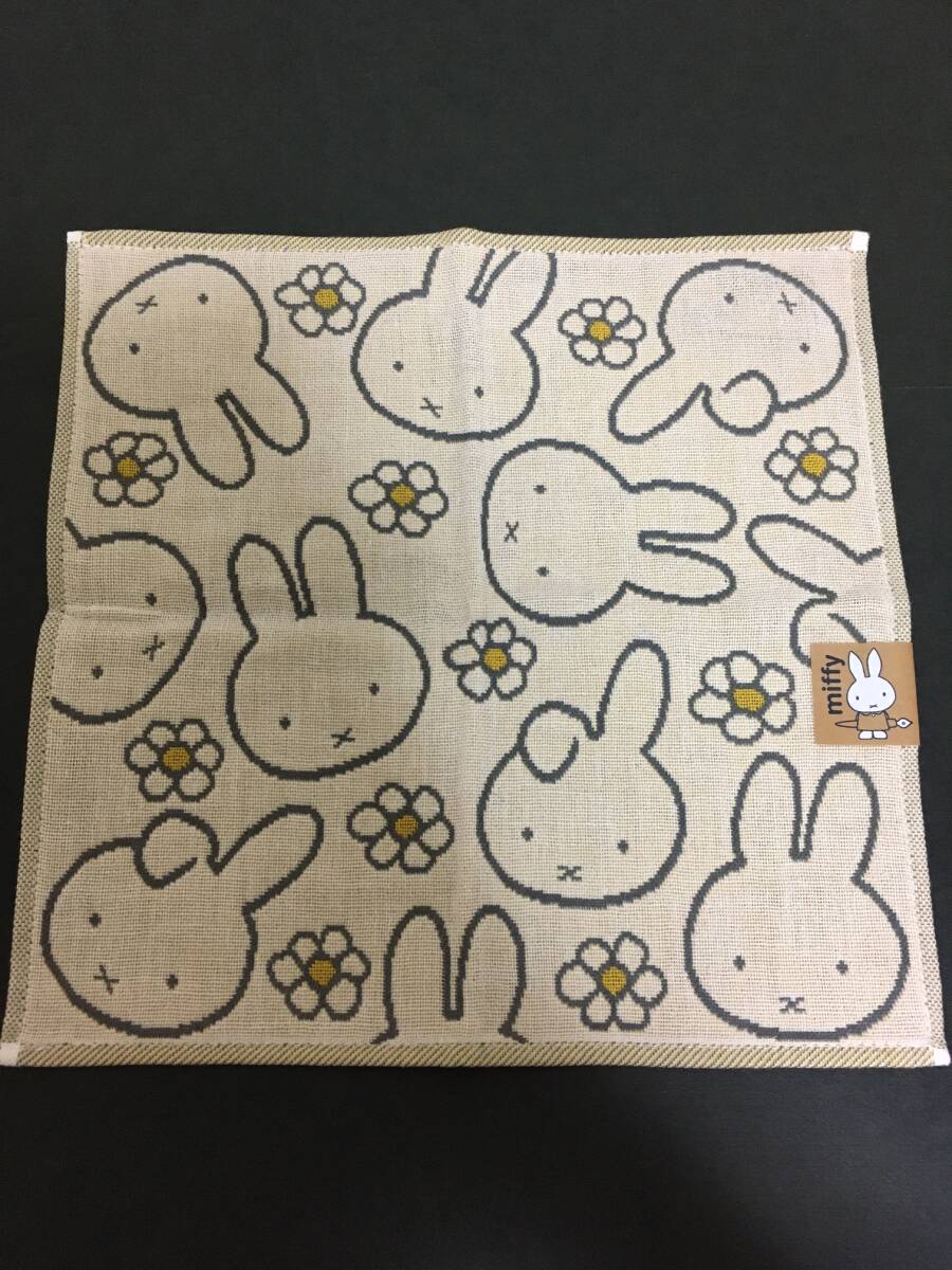 miffy/ミッフィー　３重ガーゼハンカチ☆彡　ミッフィー&ダーン　イエロー☆　タオルハンカチ　新品　MIFFY＆DAN_画像6