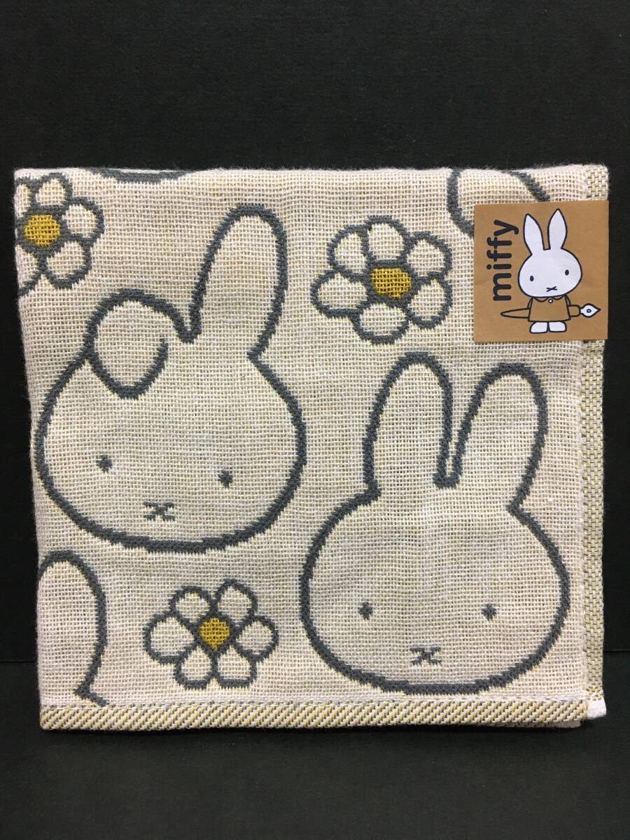 miffy/ミッフィー　３重ガーゼハンカチ☆彡　ミッフィー&ダーン　イエロー☆　タオルハンカチ　新品　MIFFY＆DAN_画像3