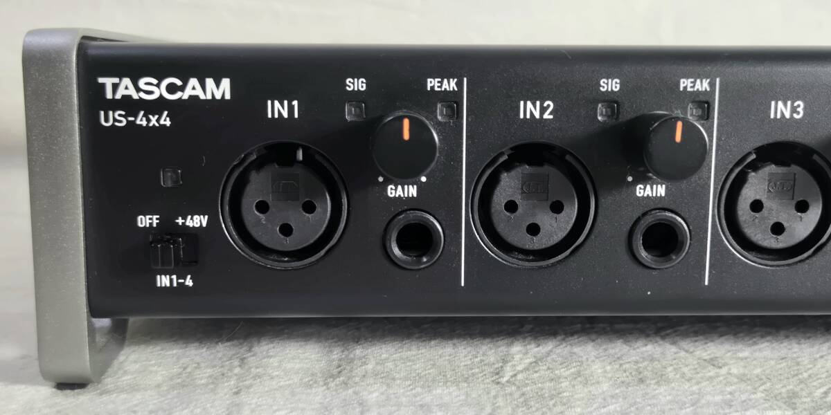 ★動作品! 美品!★ TASCAM US-4x4 USB タスカム オーディオインターフェイス MIDIインターフェース USBオーディオ_画像2