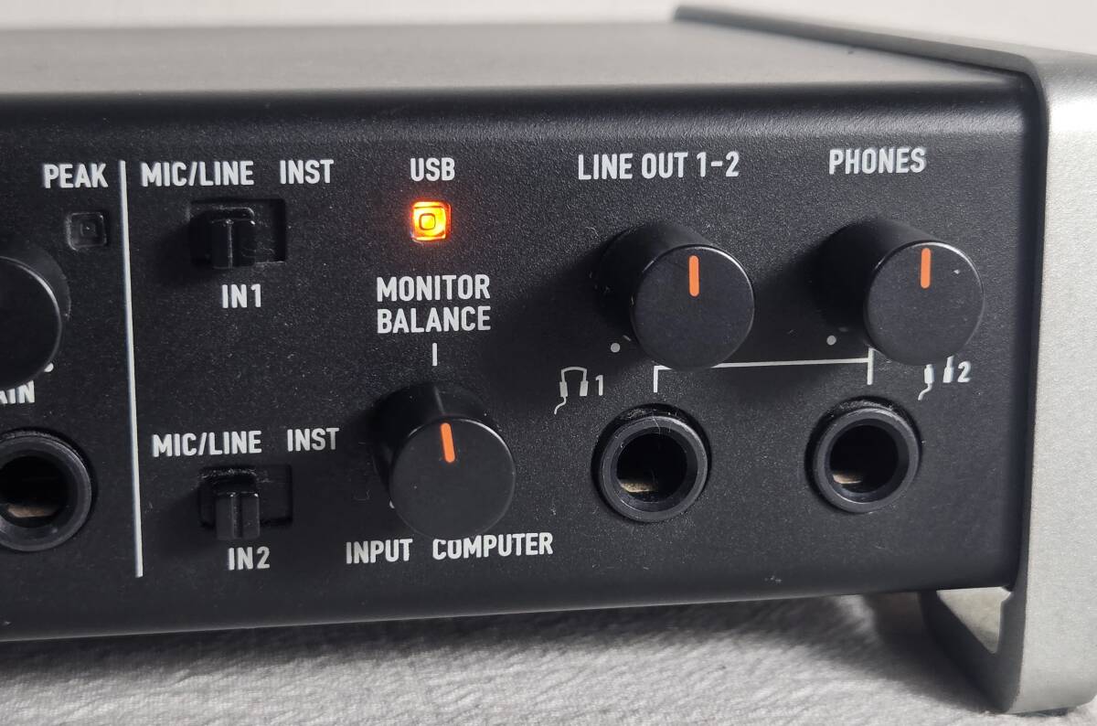 ★動作品! 美品!★ TASCAM US-4x4 USB タスカム オーディオインターフェイス MIDIインターフェース USBオーディオ_画像10