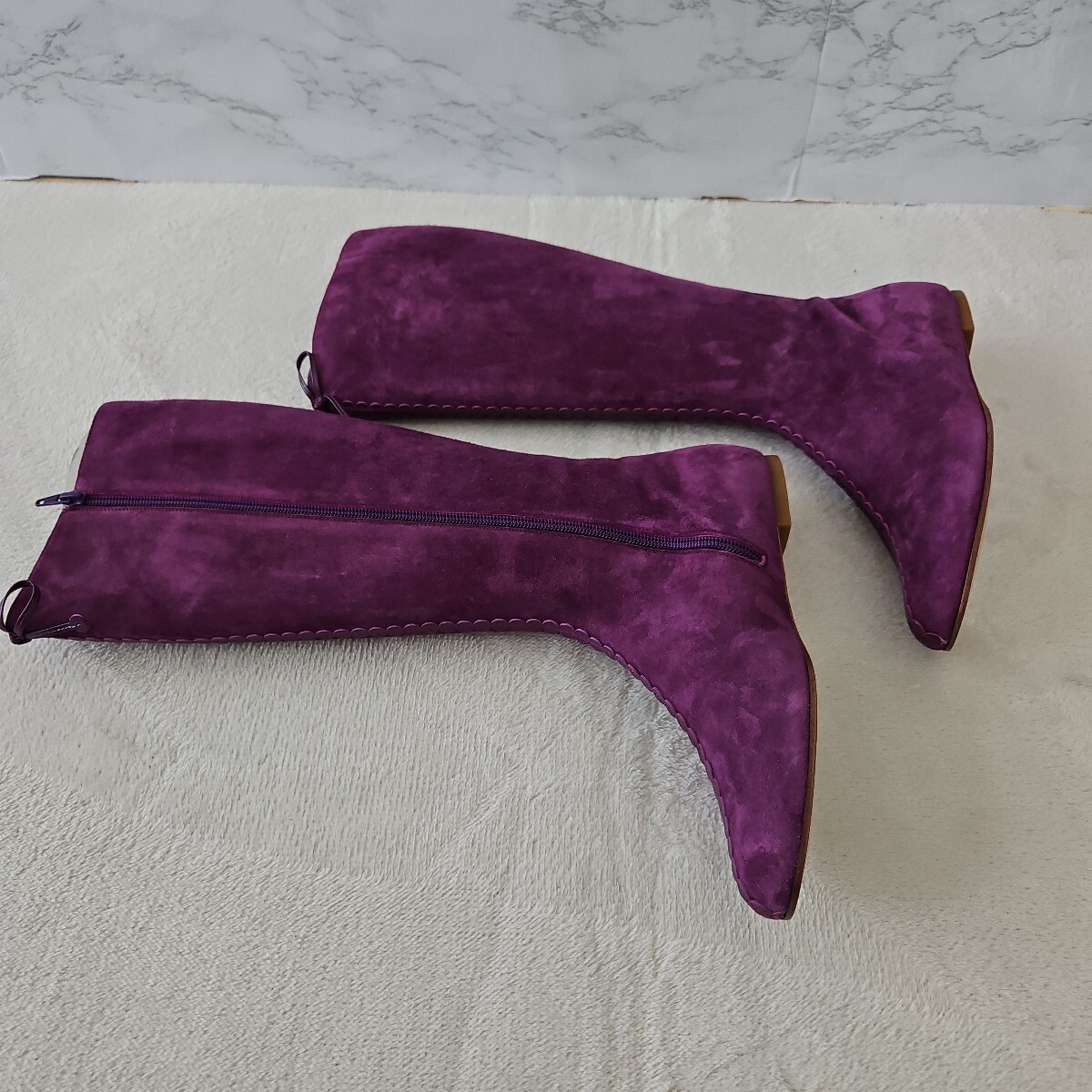 【美品】MARC JACOBS マークジェイコブス　 ロングブーツ　山羊革 　Made in ITALY 　試着用展示品　底面スレ汚れなどあります　パープル_画像2