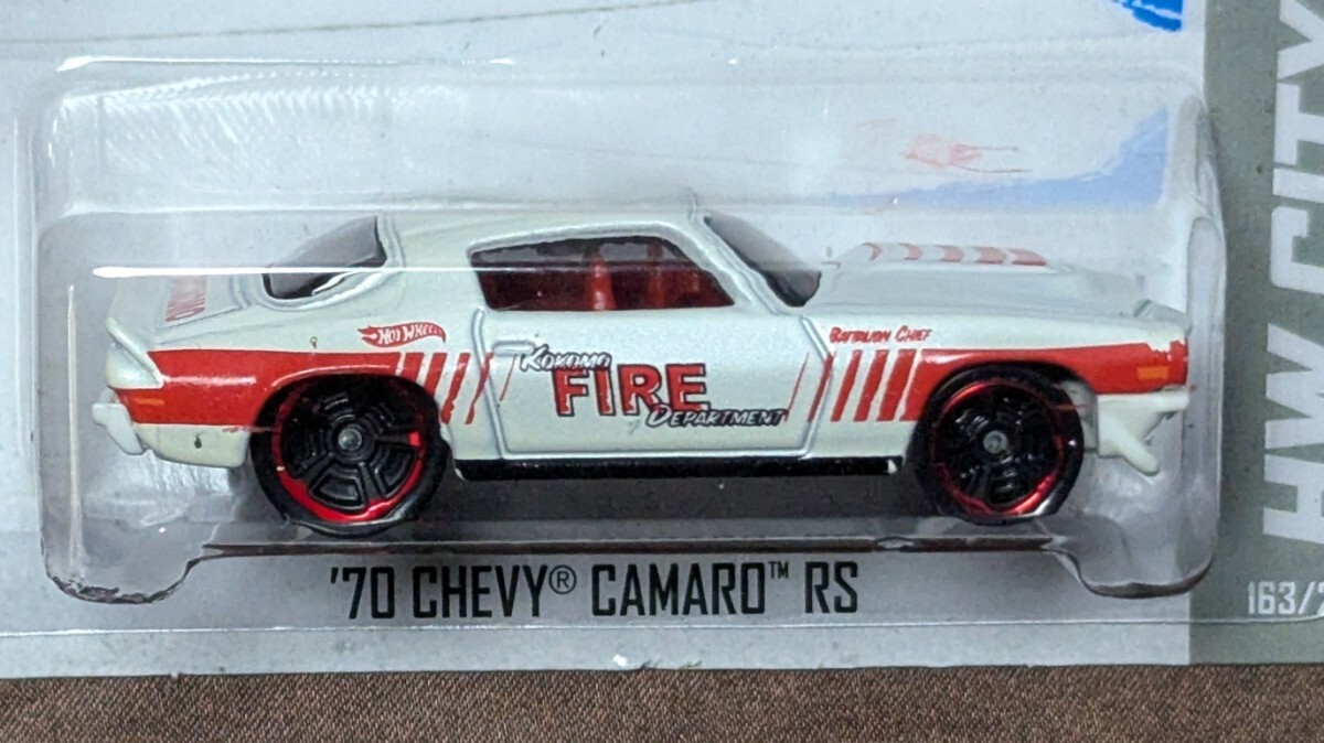 Hot Wheels 2012 Basic HW Main Street: '70 Chevy Camaro RS ホットウィール ベーシック_画像3