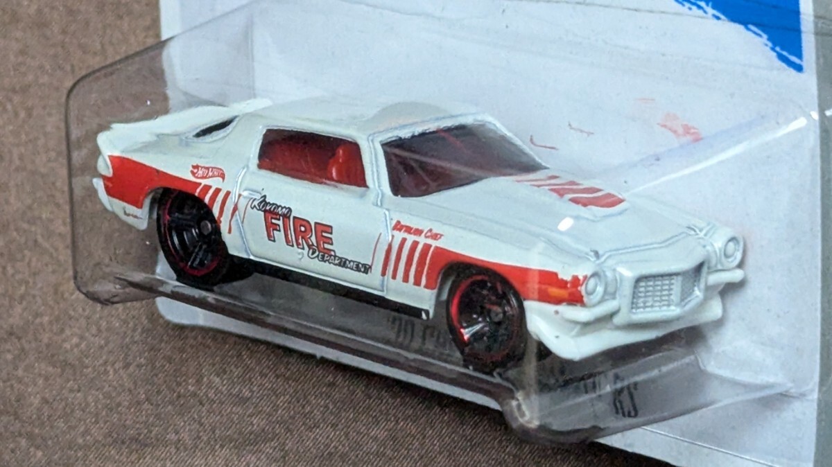 Hot Wheels 2012 Basic HW Main Street: '70 Chevy Camaro RS ホットウィール ベーシック_画像4