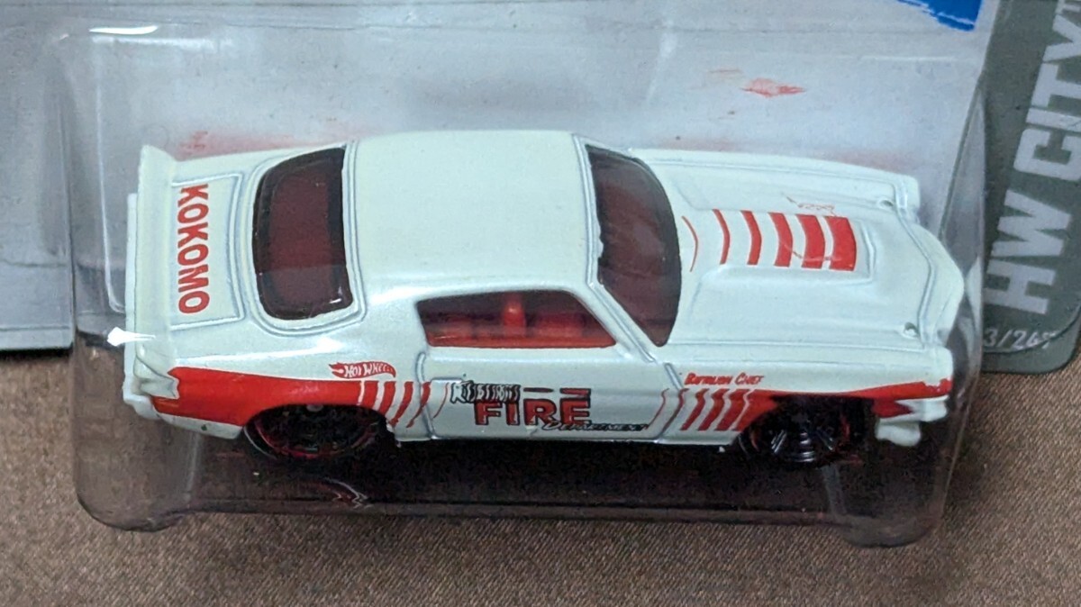 Hot Wheels 2012 Basic HW Main Street: '70 Chevy Camaro RS ホットウィール ベーシック_画像6