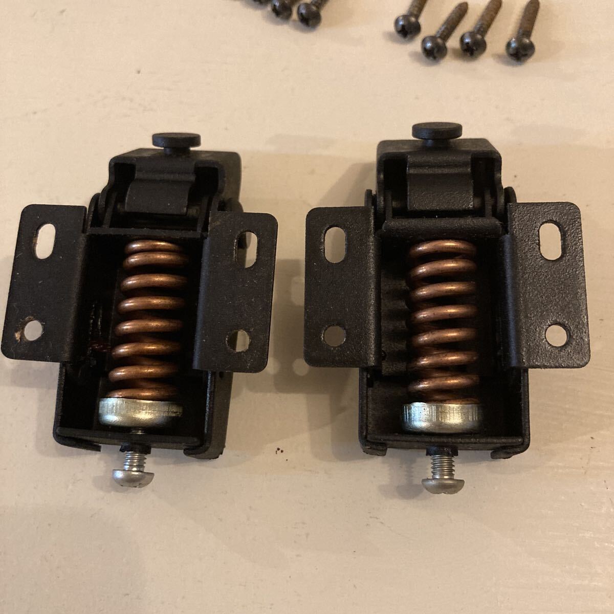 DENON DP-60 ダストカバーのヒンジ_画像4