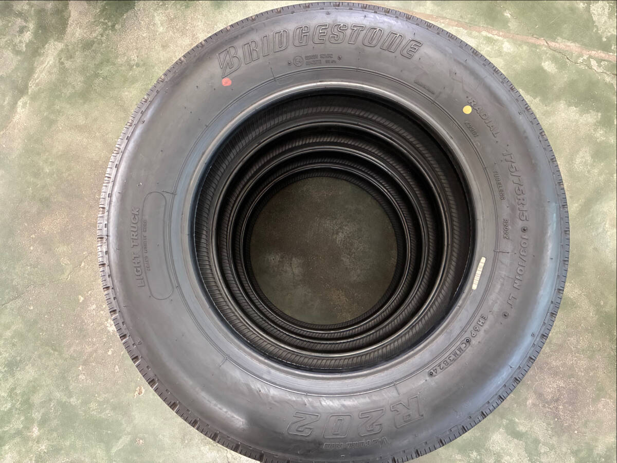 【M】 新車ハズシ 175/75R15  R202  ブリヂストン 夏 4本セット 夏の猛暑と パンク対策に!  今のうちです。2024年製_画像4