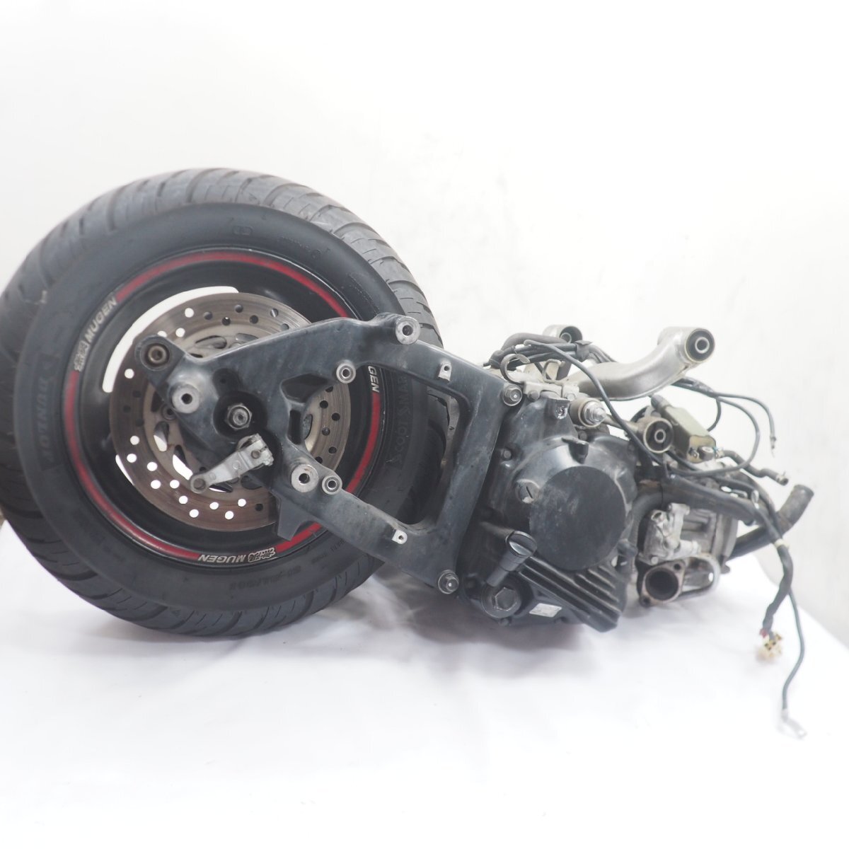 クランキングOK フォルツァZ エンジン 2006年 MF08 MF08-1313xxx engine forza 無限 セルモーター ホイール スイングアーム MF08E_画像1