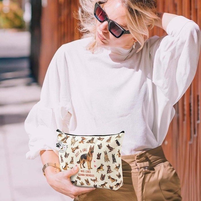 シェパードがいっぱい！ポーチ＆キーホルダーのセット　Japbor Makeup Bag for Dog Lovers　ジャーマンシェパード_画像8