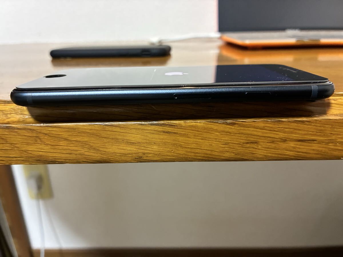 iPhone SE3 SIMフリー64gb 1年使用美品_画像7