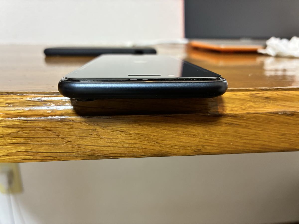 iPhone SE3 SIMフリー64gb 1年使用美品_画像9
