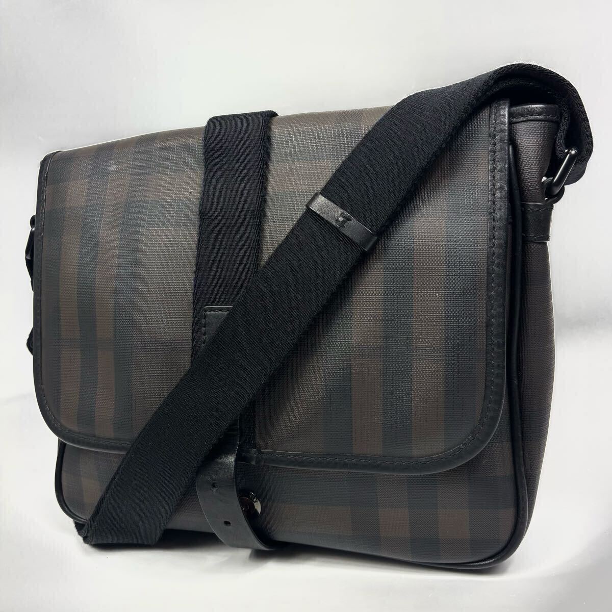 BURBERRY バーバリー ショルダーバッグ A4 ブラック 黒 レザー PVC メッセンジャーバッグ 斜め掛け フラップ メンズ ノバチェック_画像1
