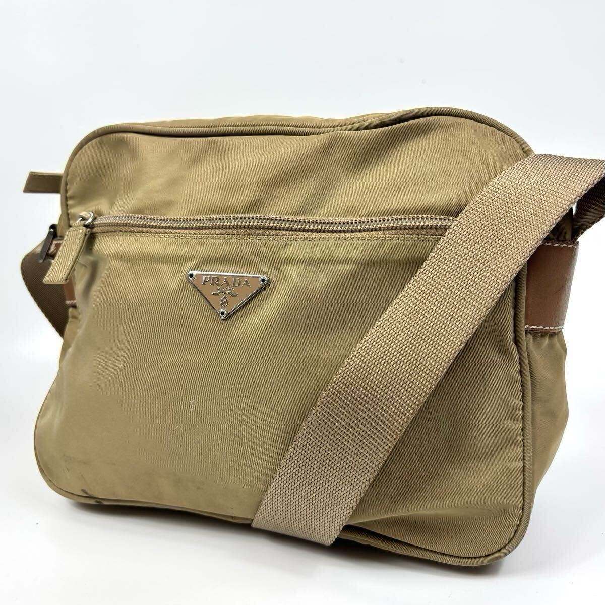 PRADA プラダ ナイロン レザー ショルダーバッグ カメラバッグ 斜め掛け 三角プレート トライアングル ロゴ ベージュ カーキ 系_画像1