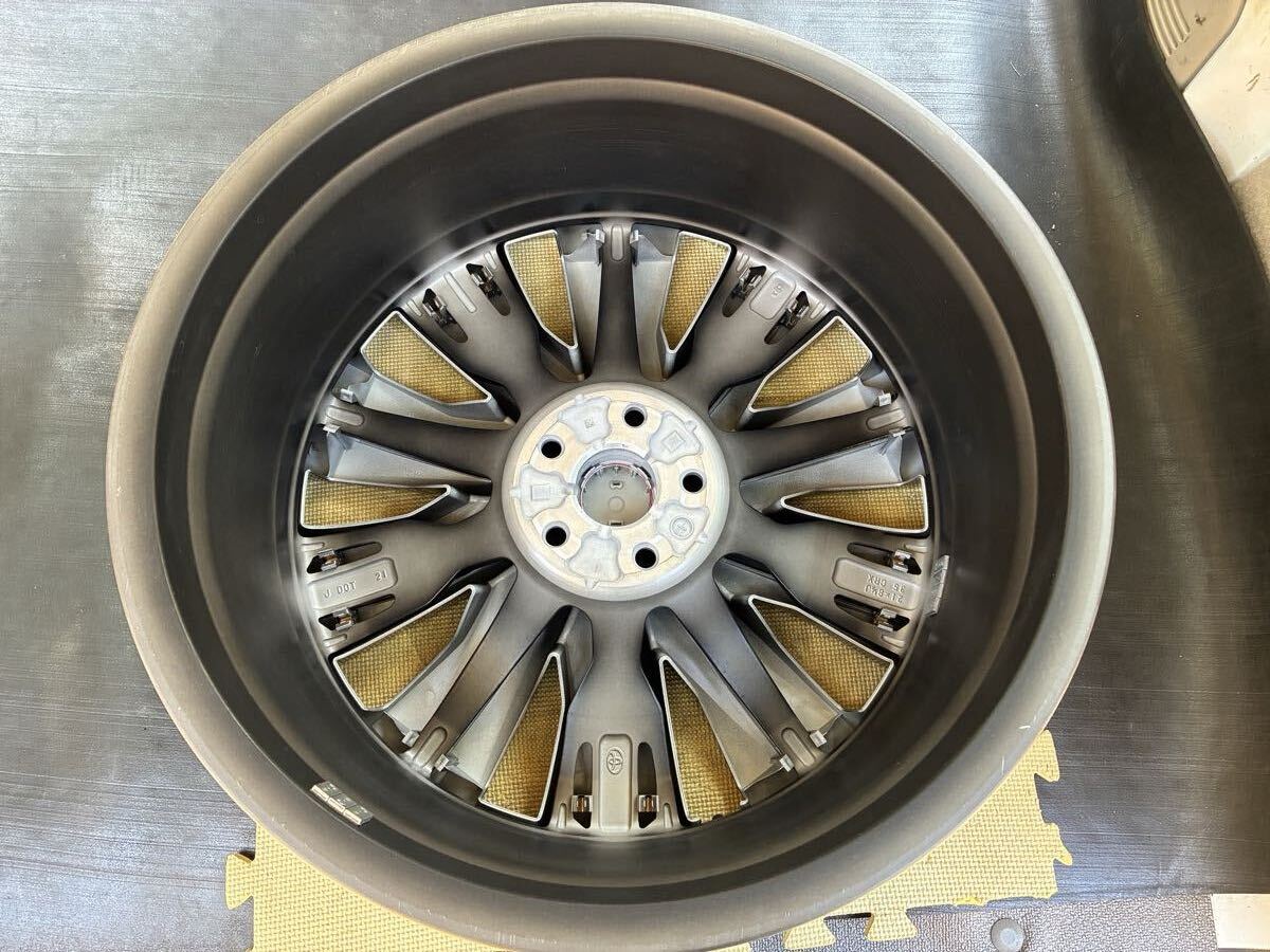新車外し トヨタ クラウン エステート RS 純正ホイール4本 21インチ8.5J+35 PCD114.3-5H マットブラック メタルスターグロスブラック塗装_画像6