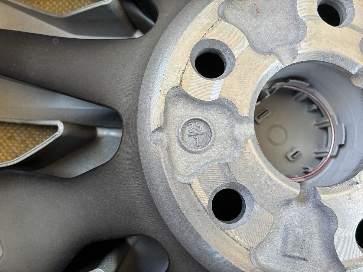 新車外し トヨタ クラウン エステート RS 純正ホイール4本 21インチ8.5J+35 PCD114.3-5H マットブラック メタルスターグロスブラック塗装_画像9