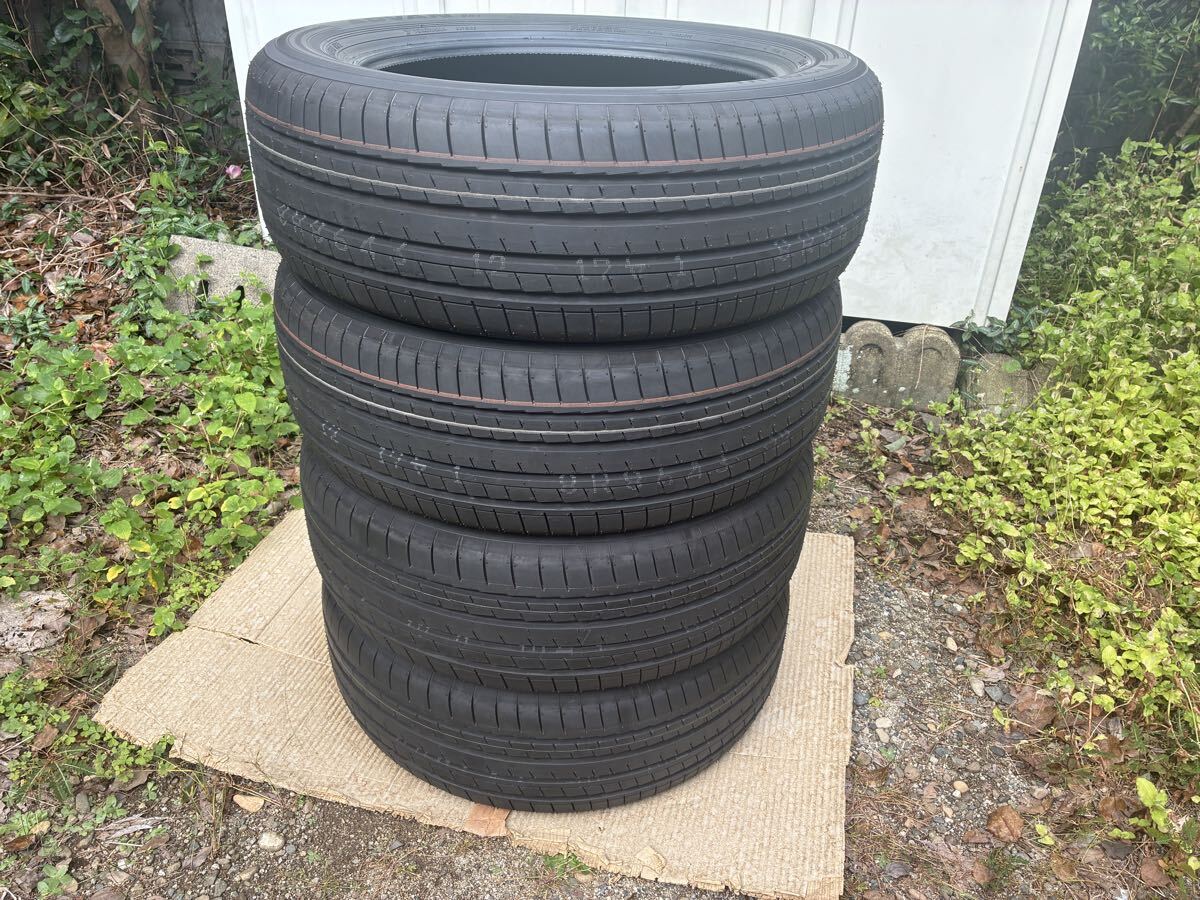 新車外し ヨコハマ アドバン YOKOHAMA ADVAN V61 225/55R18 タイヤ4本セット レクサスLBX純正 2025年28週製 熊本(送料安い) ZR-V デリカ_画像1