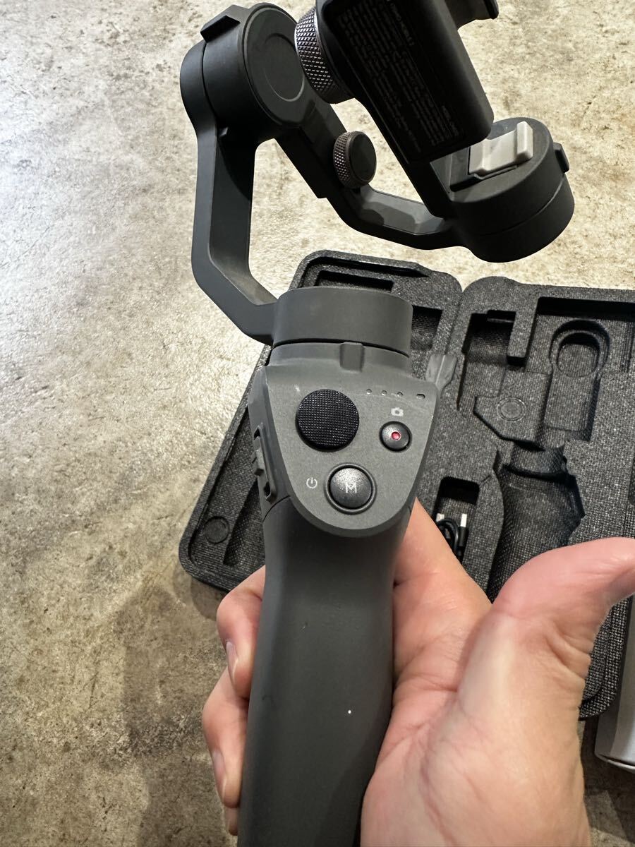 DJI Osmo Mobile 2 (オズモモバイル)収納ケース取説付きジャンク OSMO DJI ジンバル スタビライザー MOBILE2_画像4