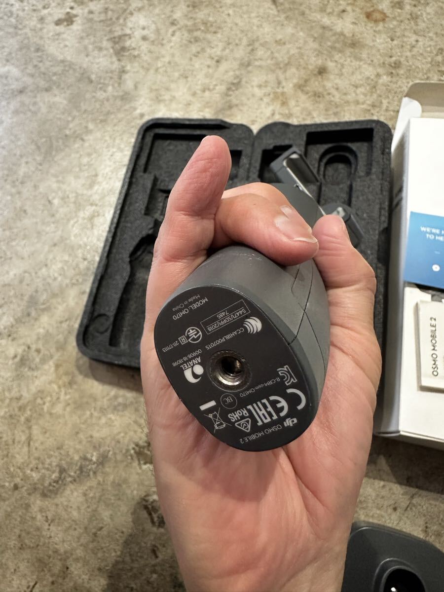 DJI Osmo Mobile 2 (オズモモバイル)収納ケース取説付きジャンク OSMO DJI ジンバル スタビライザー MOBILE2_画像5