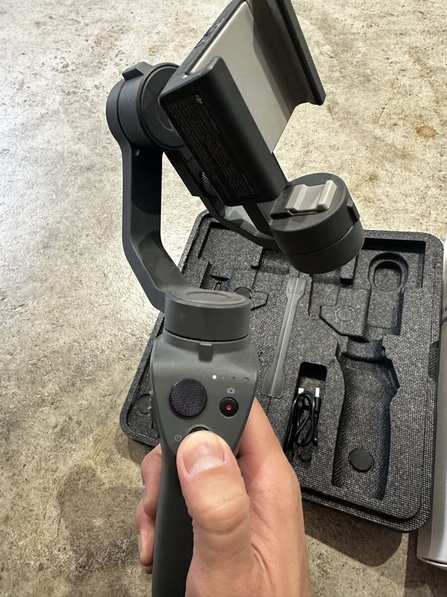 DJI Osmo Mobile 2 (オズモモバイル)収納ケース取説付きジャンク OSMO DJI ジンバル スタビライザー MOBILE2_画像6