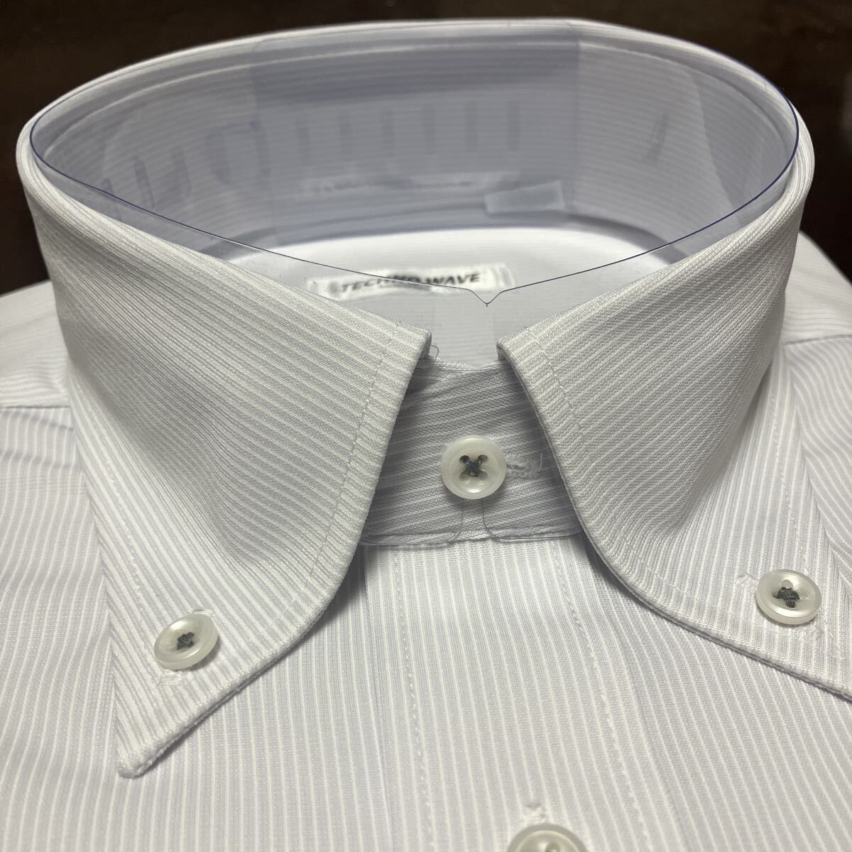 このシャツ最高です☆形態安定　ニットストレッチ　薄ーいグレー地ホワイトワイシャツ　L(41-82)　ボタンダウン_画像4