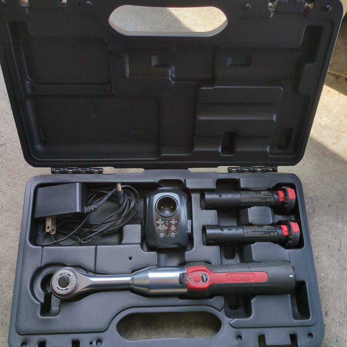 TONE（トネ） 電動ラチェットハンドル CR3000T　3/8　9.5ｓq　充電器バッテリーセット_画像1