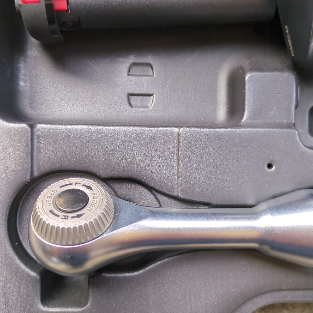 TONE（トネ） 電動ラチェットハンドル CR3000T　3/8　9.5ｓq　充電器バッテリーセット_画像3