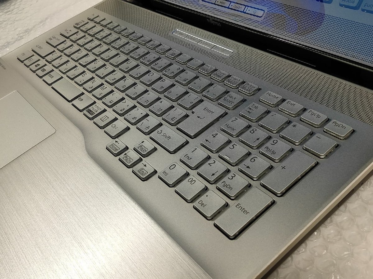 ●富士通 FUJITSU LIFEBOOK NH90/F3 / Ryzen7 5800U / 16GBメモリ / 1TB M.2 / 17.3型 / Windows 11 Home【 ノートパソコンITS JAPAN 】_画像4