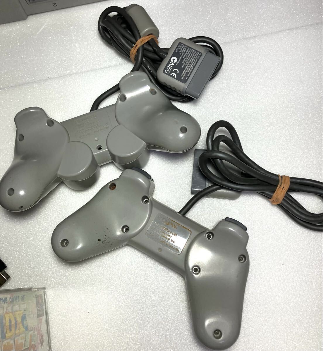 KGNY5799 SONY ソニー PlayStation PS1 プレイステーション SCPH-7500 コントローラー メモリーカード ソフト まとめ ジャンク 現状品_画像5