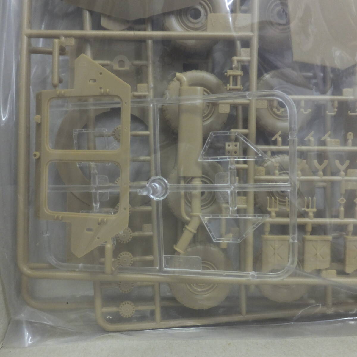 ジャンク！１/３５・イタレリ・NO.274・アメリカ・“LAV-25 ADV” ・エアーディフェンスシステム・U.S.マリーンズ！_画像5