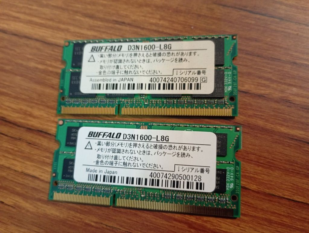 Buffalo 【低電圧】 合計16GB(8GB×2枚) PC3L-12800S 世代ズレchip形状差 送料無料_画像1