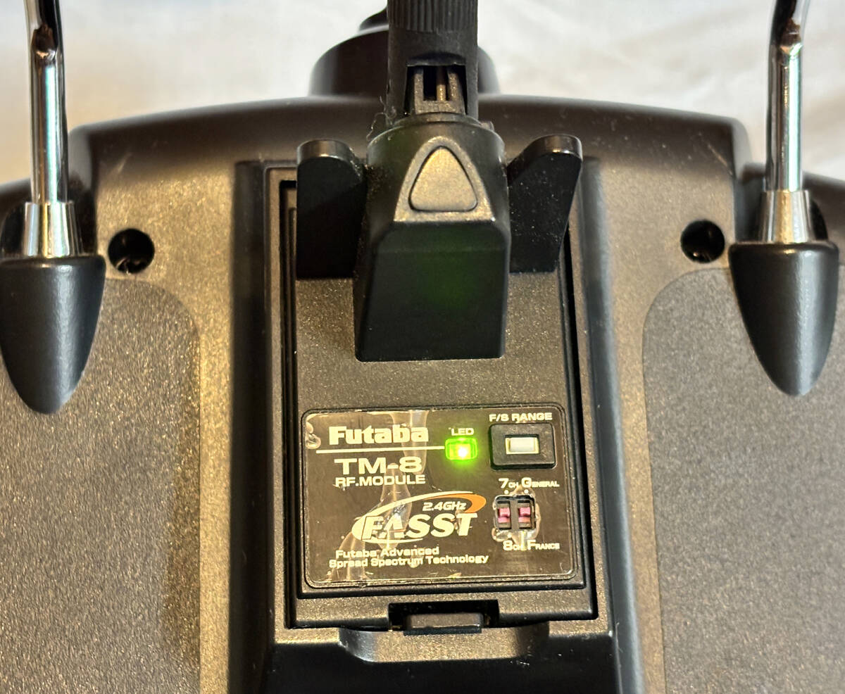 FUTABA 空用プロポ T9CAP(液晶難あり)FASST2.4Ghzモジュール(TM-8)付き 動作品_画像3