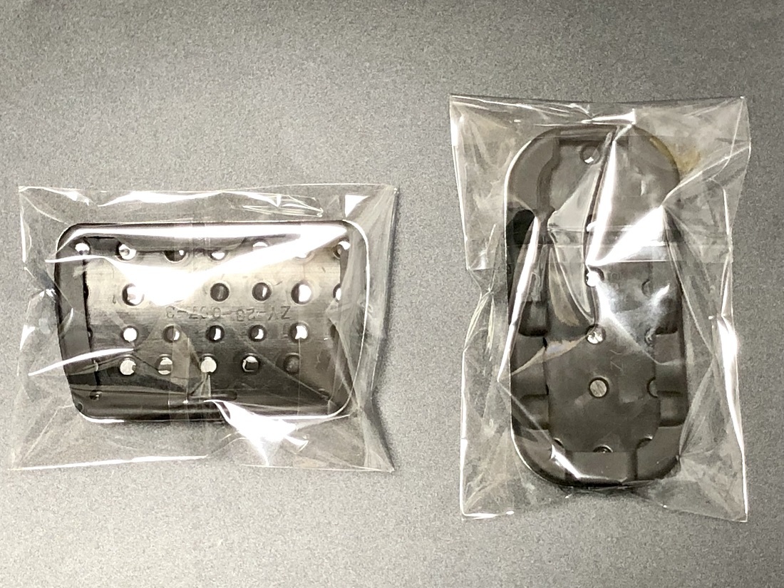 TOYOTA トヨタ プリウス C-HR カローラ ヴォクシー ハリアー アルファード ヴェルファイア 等 アクセル ブレーキ アルミペダルカバー_画像2