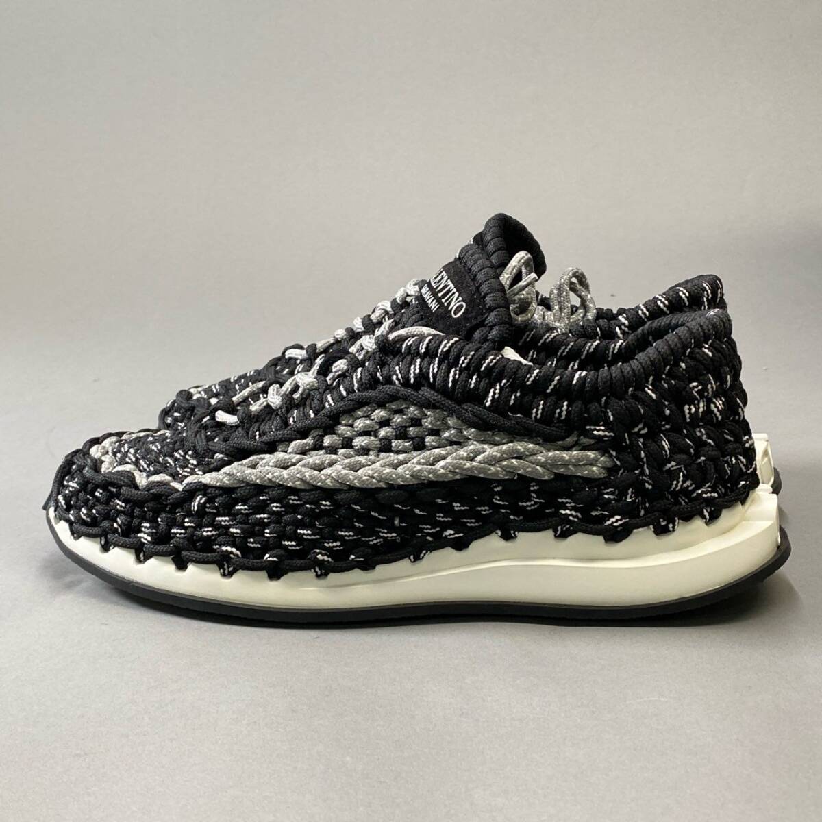 4j3 《極美品》定価￥126.500 VALENTINO ヴァレンティノ クロシェ スニーカー 40 ブラック グレー マクラメ編み ハンドメイド 箱付きt18r_画像3