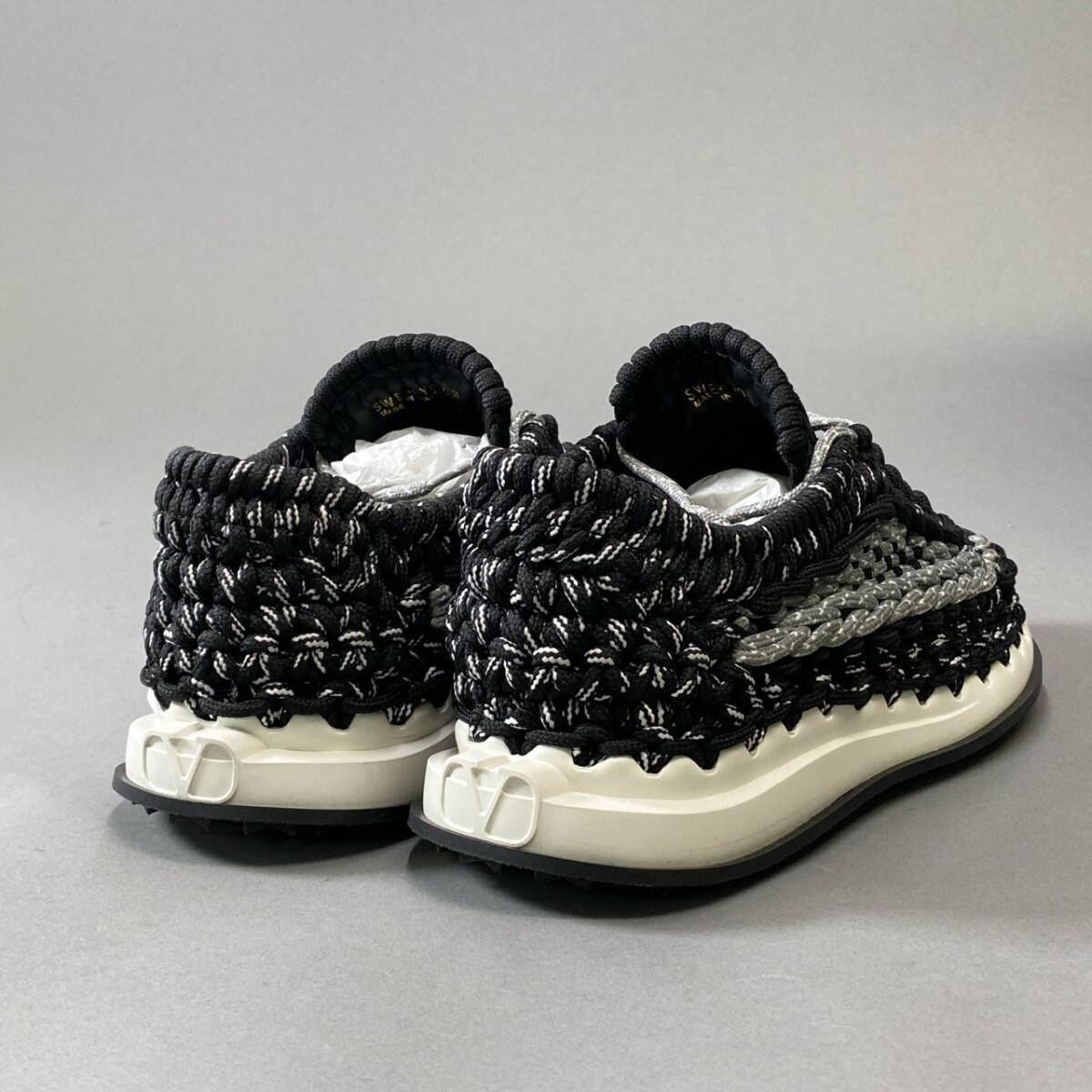 4j3 《極美品》定価￥126.500 VALENTINO ヴァレンティノ クロシェ スニーカー 40 ブラック グレー マクラメ編み ハンドメイド 箱付きt18r_画像5
