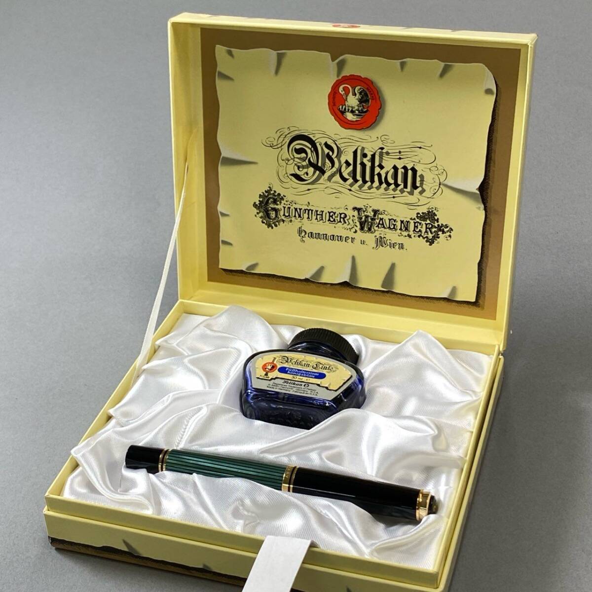 j16《美品》 Pelikan ペリカン SOUVERAN スーベレーン 万年筆 14C 585 グリーン ブラック ストライプ 箱 インク付きt18r_画像1