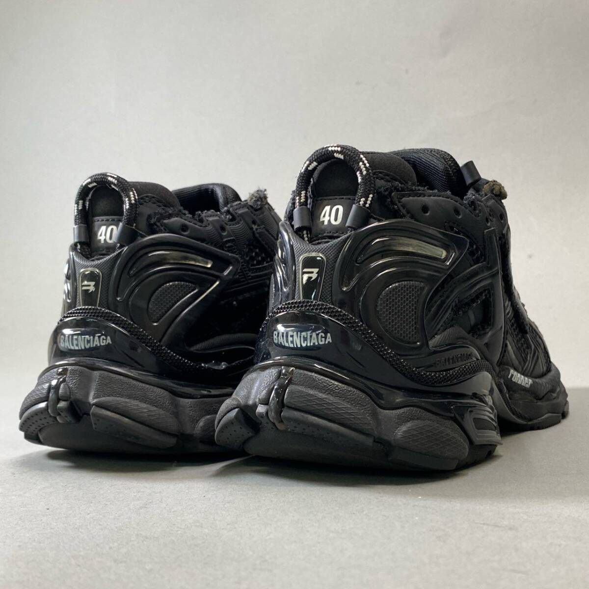 4j23 BALENCIAGA バレンシアガ RUNNER ローカットスニーカー シューズ USED加工 677403 40 26.5cm ブラック メンズo07t_画像4