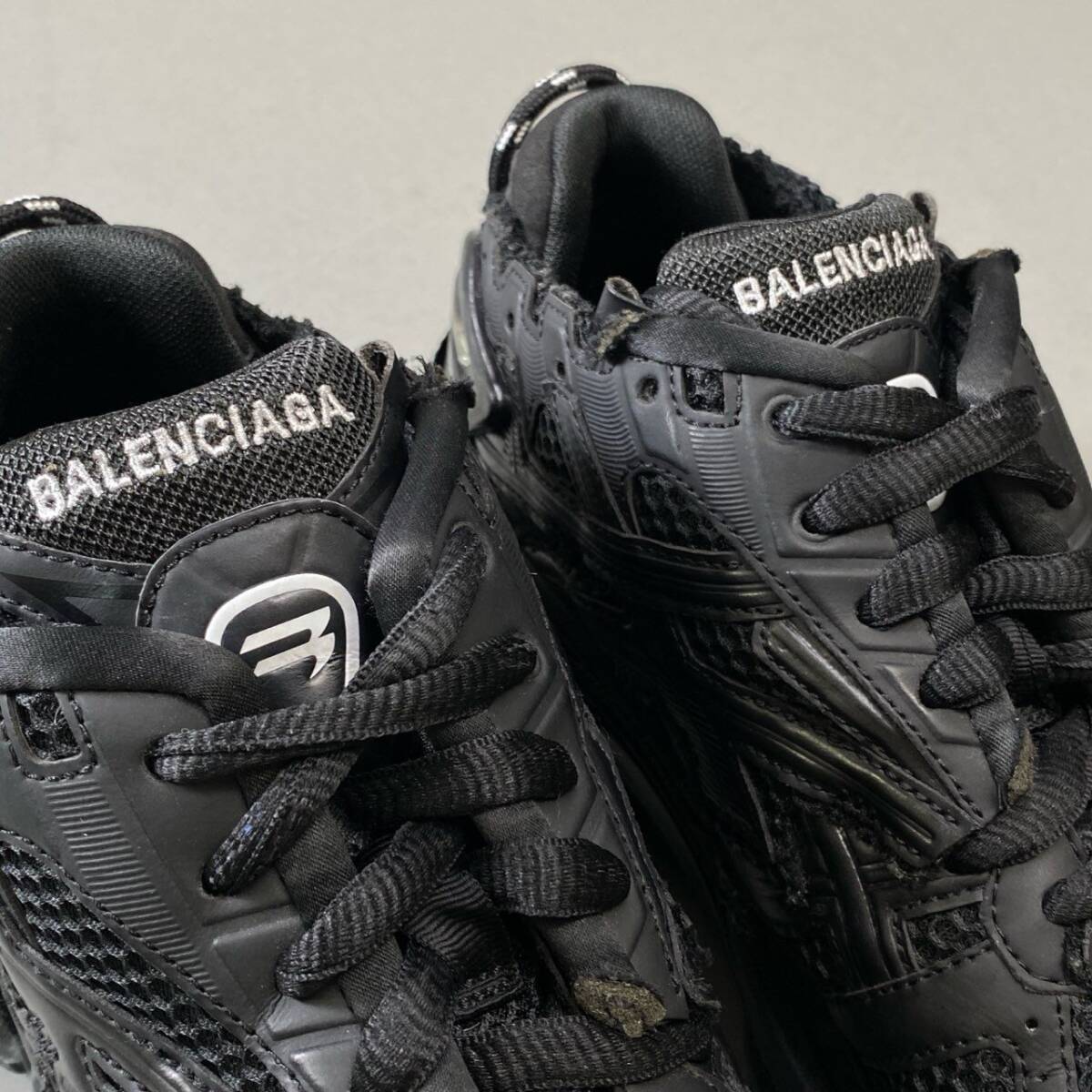 4j23 BALENCIAGA バレンシアガ RUNNER ローカットスニーカー シューズ USED加工 677403 40 26.5cm ブラック メンズo07t_画像5