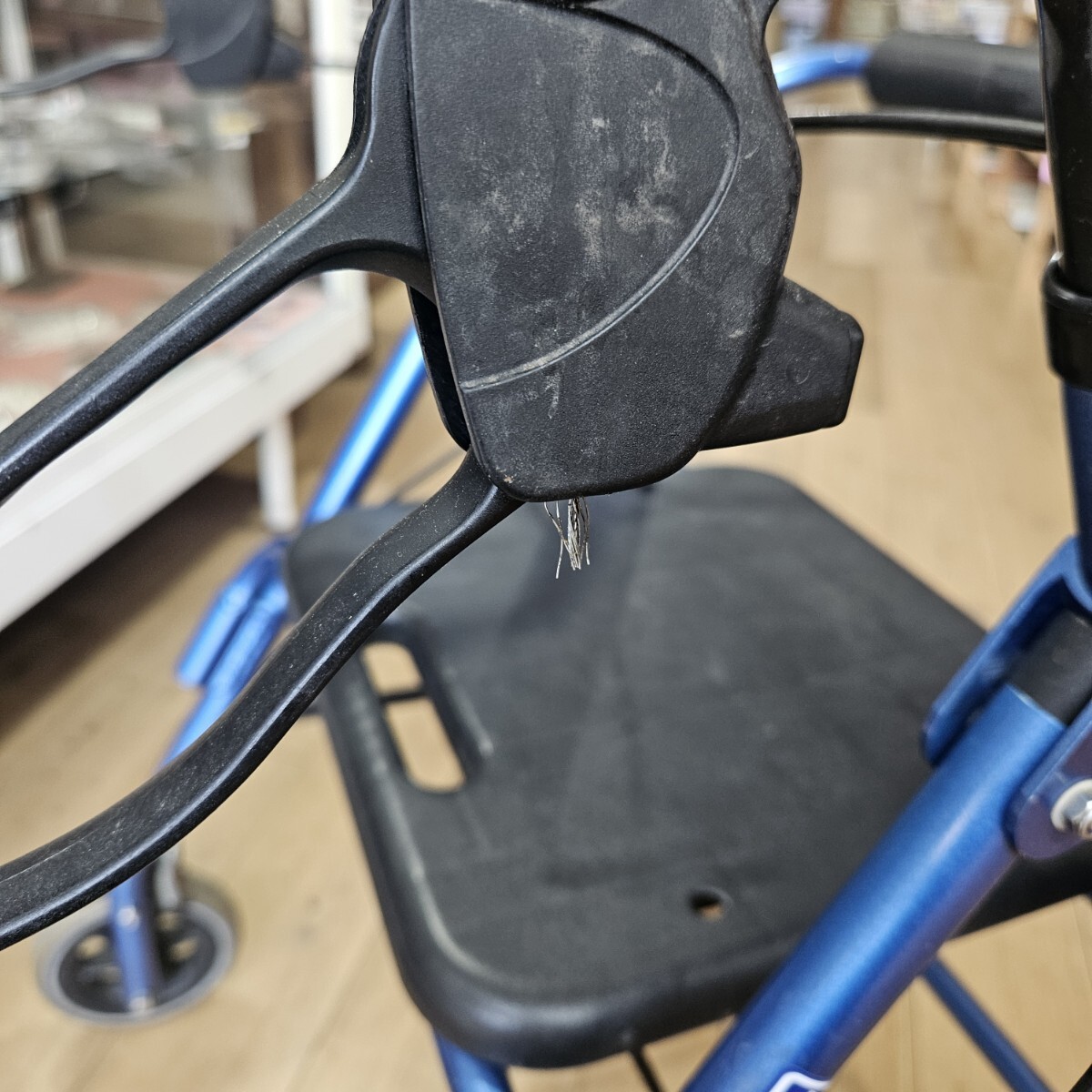  ходунки товары для ухода коляска для пожилых б/у голубой удобно 