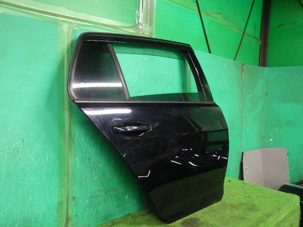 ゴルフ7[AUCJZ]リア右ドア(ロック)レギュレーター LC9X黒_画像2