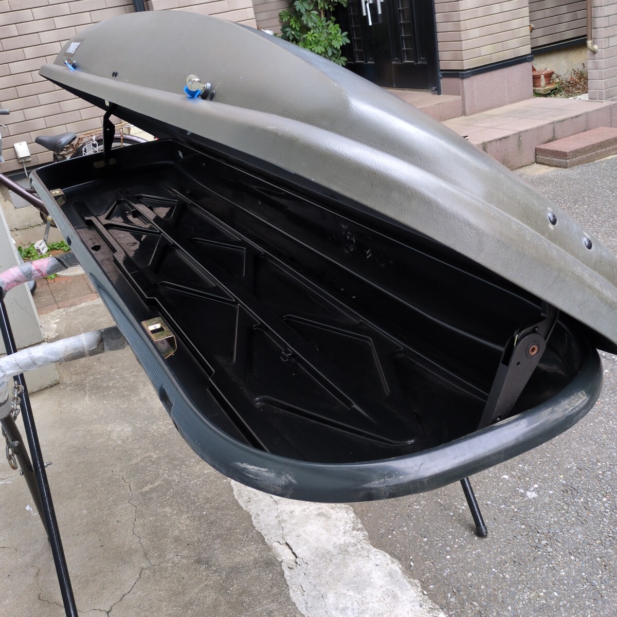THULE ルーフボックス／ジェットバッグ LIBERTY 500 右開き バネ式ダンパー リベットカバー交換済_画像3