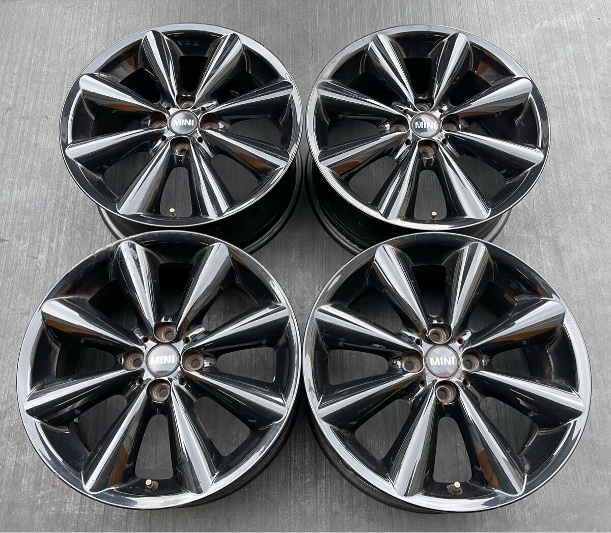 MINI R56 ミニ 純正アルミホイール 17×7J 4H100 +48 中古品 4本 直接の受け渡し可能 (RK)_画像1