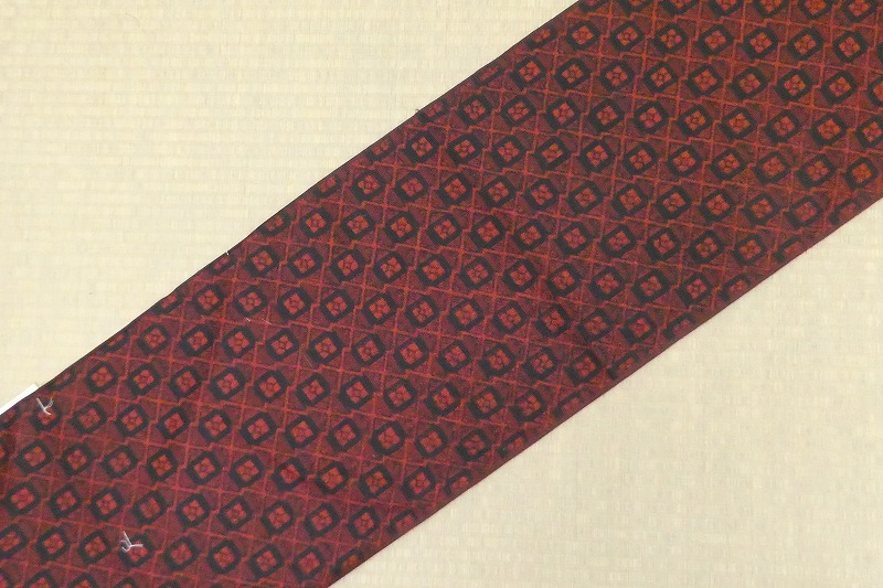 2510A-2069●関着/反物/紬/民芸品手織大島/アンサンブル/幾何学模様/新品/未仕立て/正絹/(梱包サイズ：60)の画像3