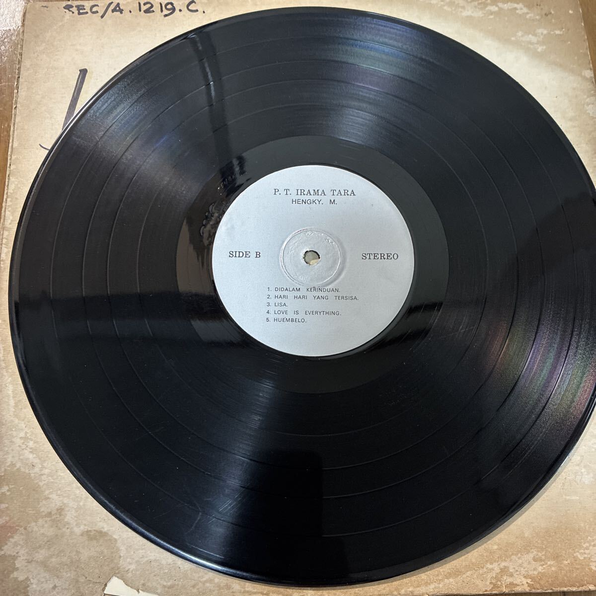 LP Indonesia 「 Hengky M / Ira Maya Sopha 」楽園 Tropical Funky Disco Pop Raggae 80's プロモ盤 レア_画像2