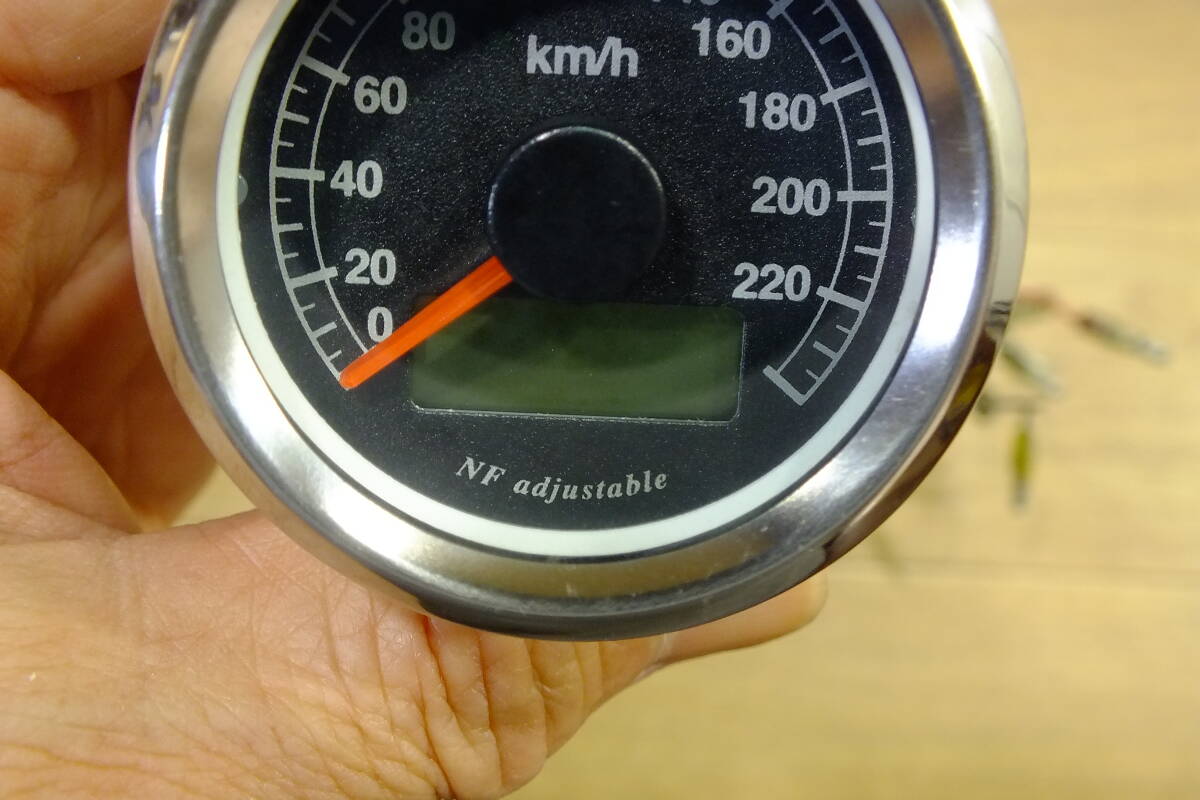 ★ ネオファクトリー 48mm 小型 電気式 NFアジャスタブルスピードメーター ステンレス 黒盤 スポーツスター 中古良品_画像5