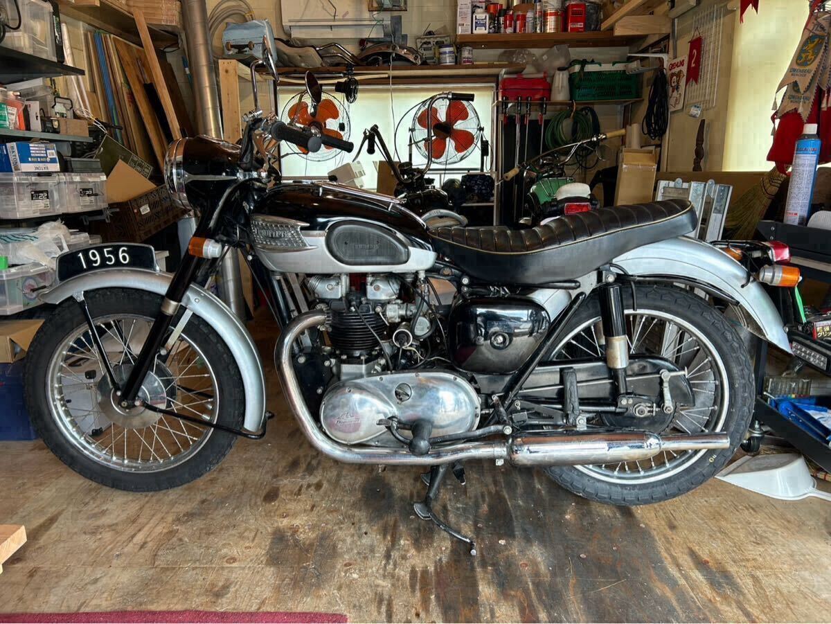 Triumph TRIUMPH 1956 6T Thunderbird Classic Британия машина Triumph TRIUMPH 1956 6T Thunderbird Classic Британия машина