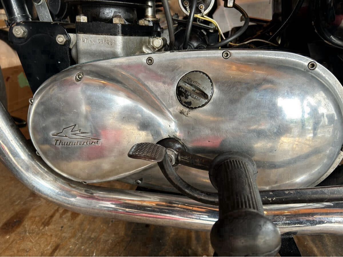 Triumph TRIUMPH 1956 6T Thunderbird Classic Британия машина