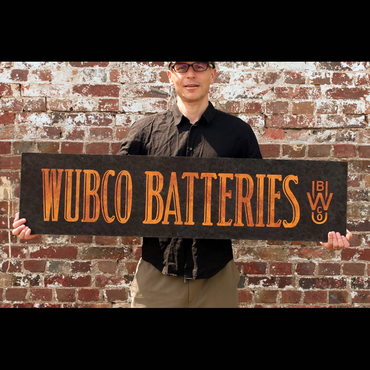 ④ウェブコバッテリーの木製看板バイクショップアパレル装飾カフェメタルサインバーウッドサインガレージサインボードアメリカンビンテージ_画像1