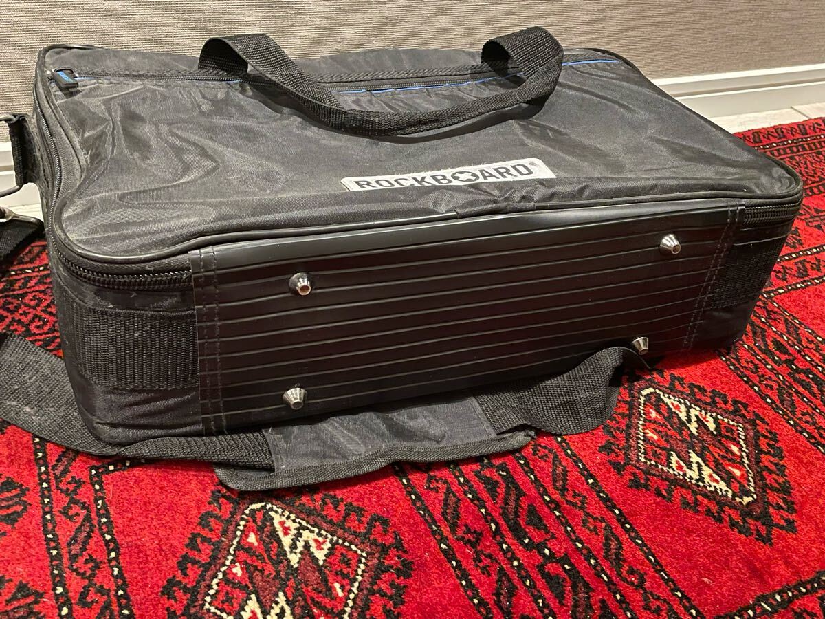  effector board RockBoard RBO B 3.0 TRES B Pedalboard with Gig Bag платформа из деревянных планок модель педаль панель эффектор кейс 