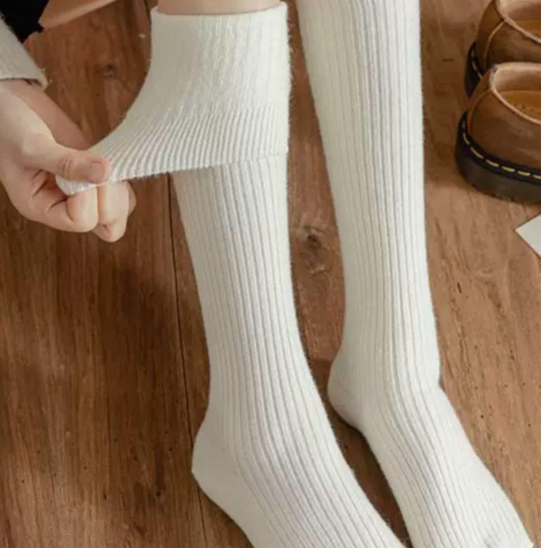 ハイソックス　高級靴下　裏側アンゴラタッチ　カシミア混　生成　肌ざわりうっとり_画像2