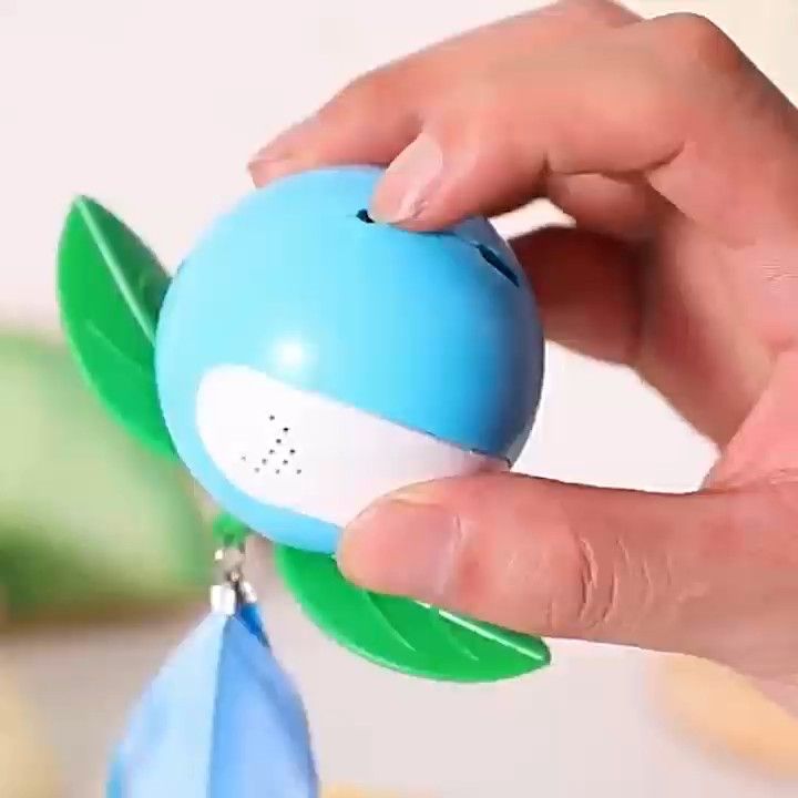 球体自動猫じゃらし 光るボールでストレス解消！ 心とカラダをリフレッシュ！ 安全 動く 猫 おもちゃ 一人遊び