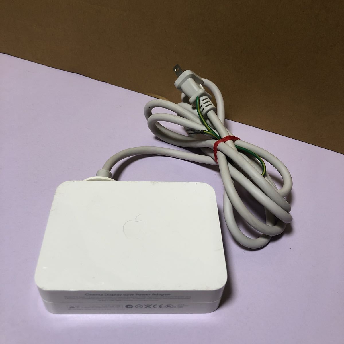 中古Apple Cinema Display 65W Power Adapter A1096 24.5V~2.65A 動作品SHA523_画像1